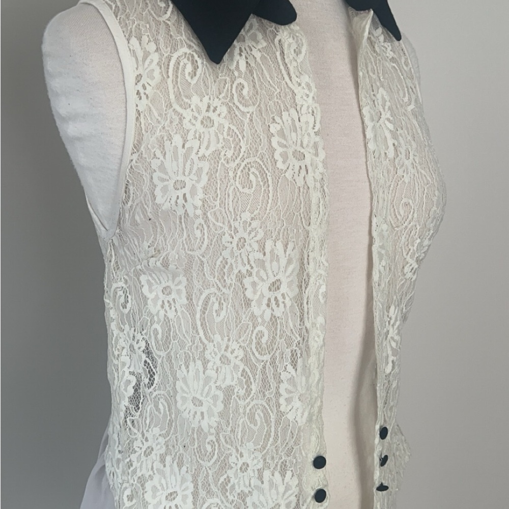 Gimmicks by BKE Lace Tank Top with Black Collar